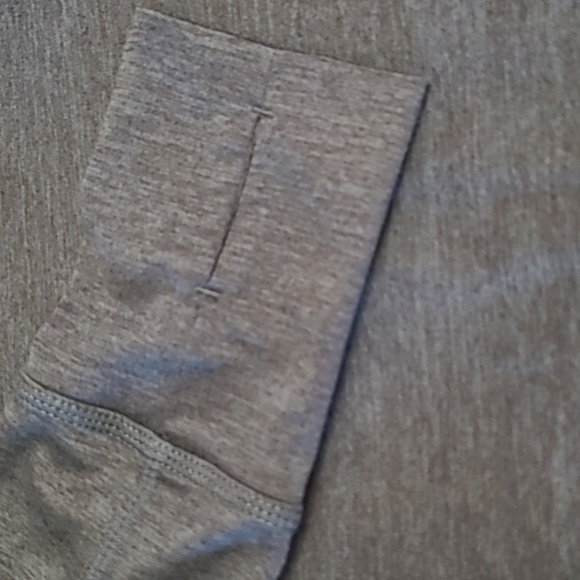 Old Navy Medium L/S Active Top - Picture 2 of 4